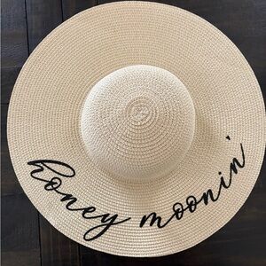 Honey Moonin’ Beige Sun Hat